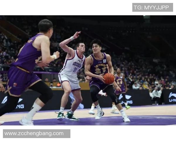 方硕的篮球之路:从青涩少年到CBA明星的成长历程与未来展望 方硕的篮球之路:从青涩少年到CBA明星的成长历程与未来展望