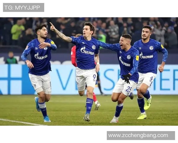 沙尔克04客场硬战云达不莱梅险胜展示实力